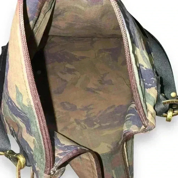 VTG Camouflage DC Comics Zip Cross Body Tote Bag Y2K Skater Streetwear Going Out - Picture 10 of 10